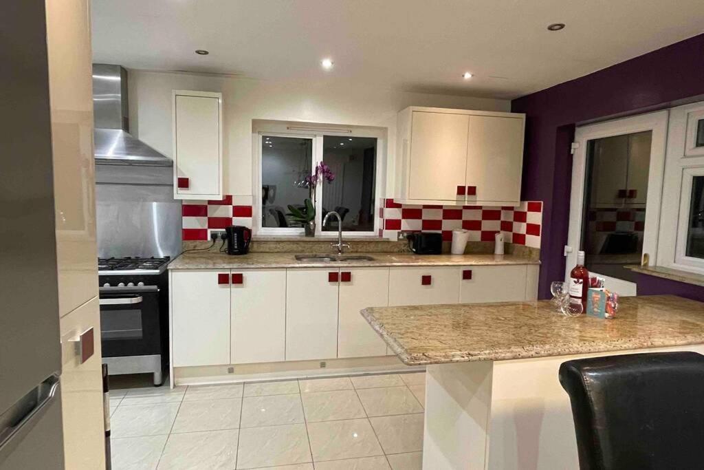 Villa Detached Bungalow II Big Garden II Pet Friendly à Hednesford Extérieur photo