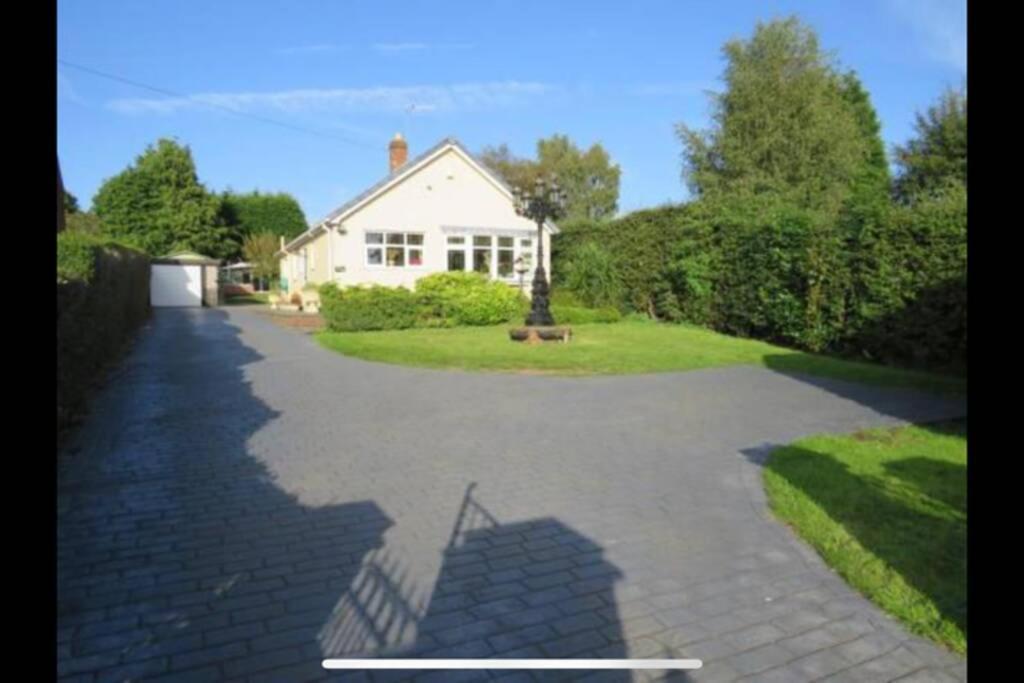 Villa Detached Bungalow II Big Garden II Pet Friendly à Hednesford Extérieur photo