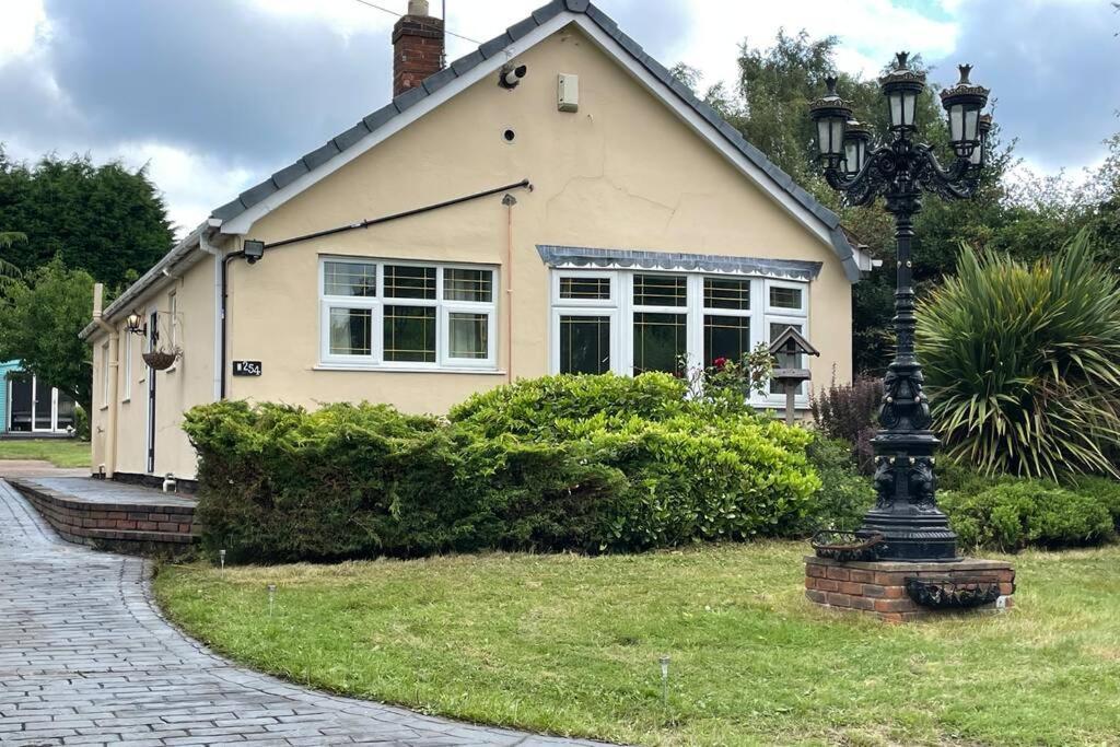 Villa Detached Bungalow II Big Garden II Pet Friendly à Hednesford Extérieur photo