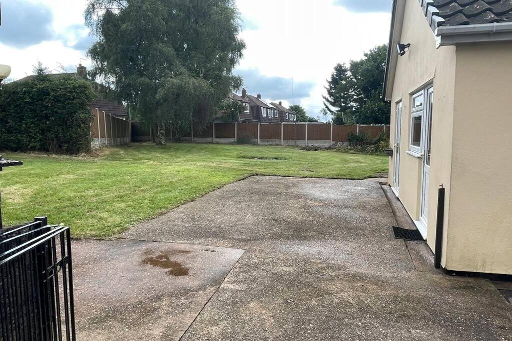 Villa Detached Bungalow II Big Garden II Pet Friendly à Hednesford Extérieur photo