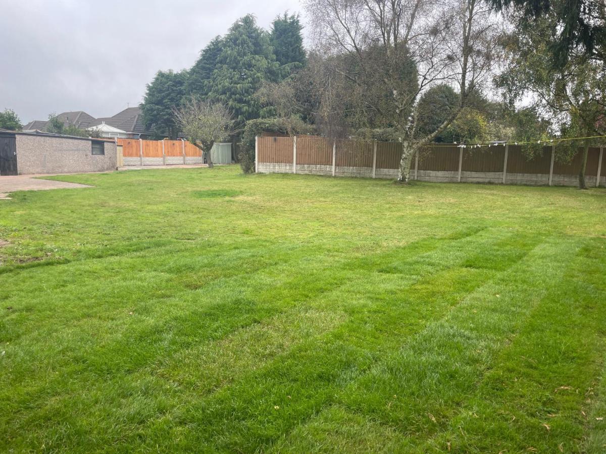 Villa Detached Bungalow II Big Garden II Pet Friendly à Hednesford Extérieur photo